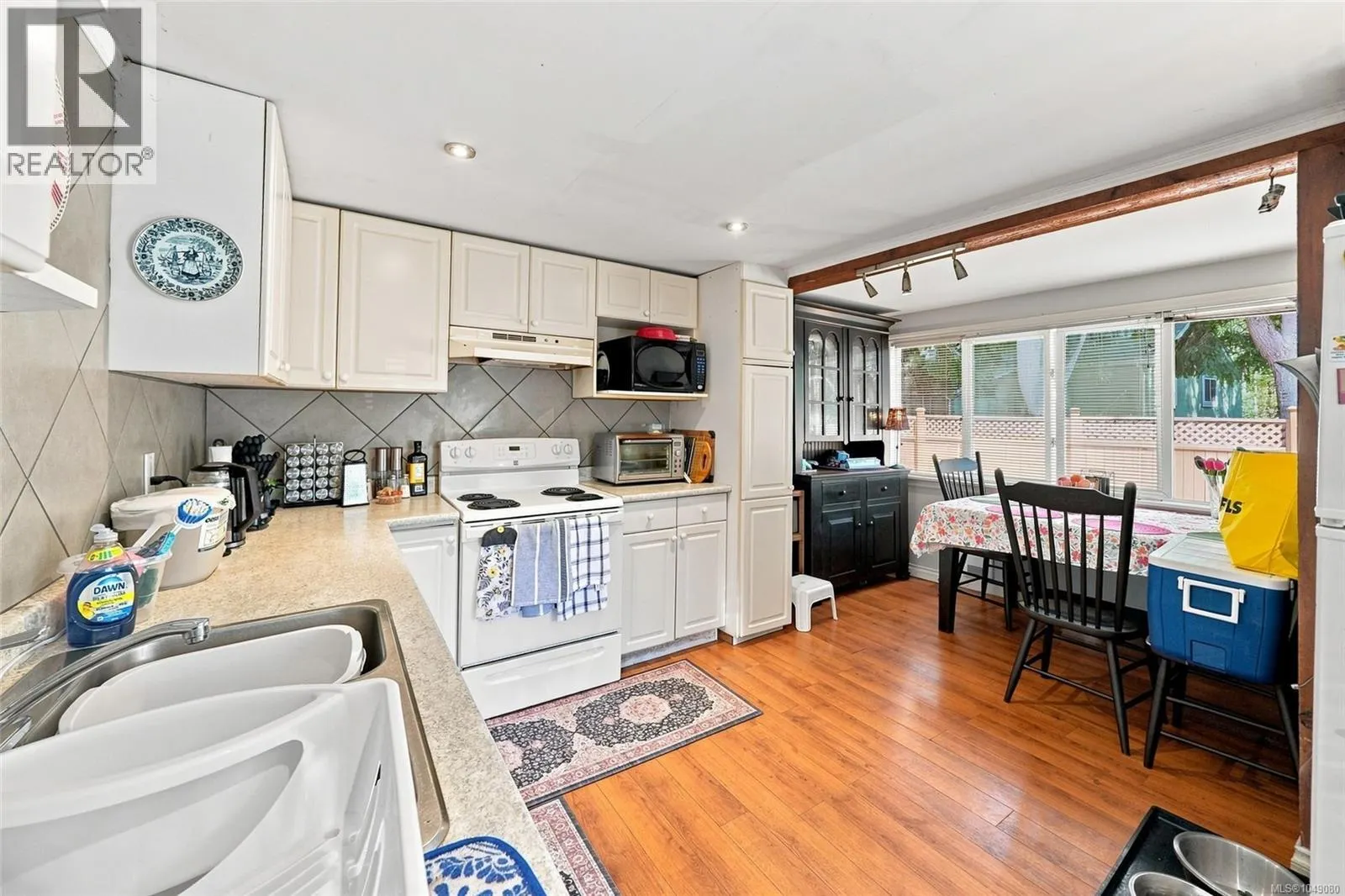 611 Pioneer Cres