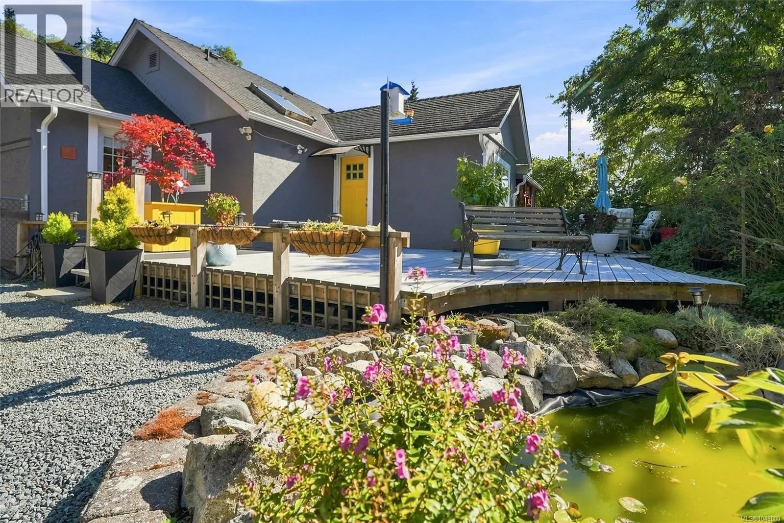 611 Pioneer Cres