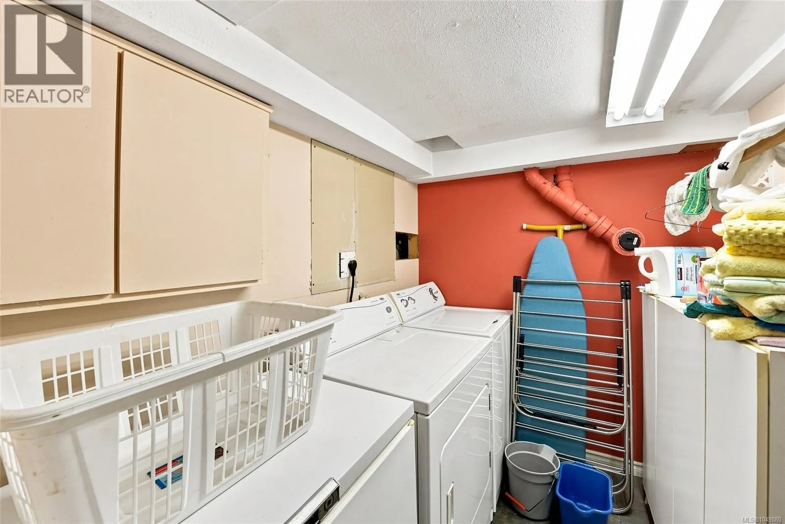 611 Pioneer Cres