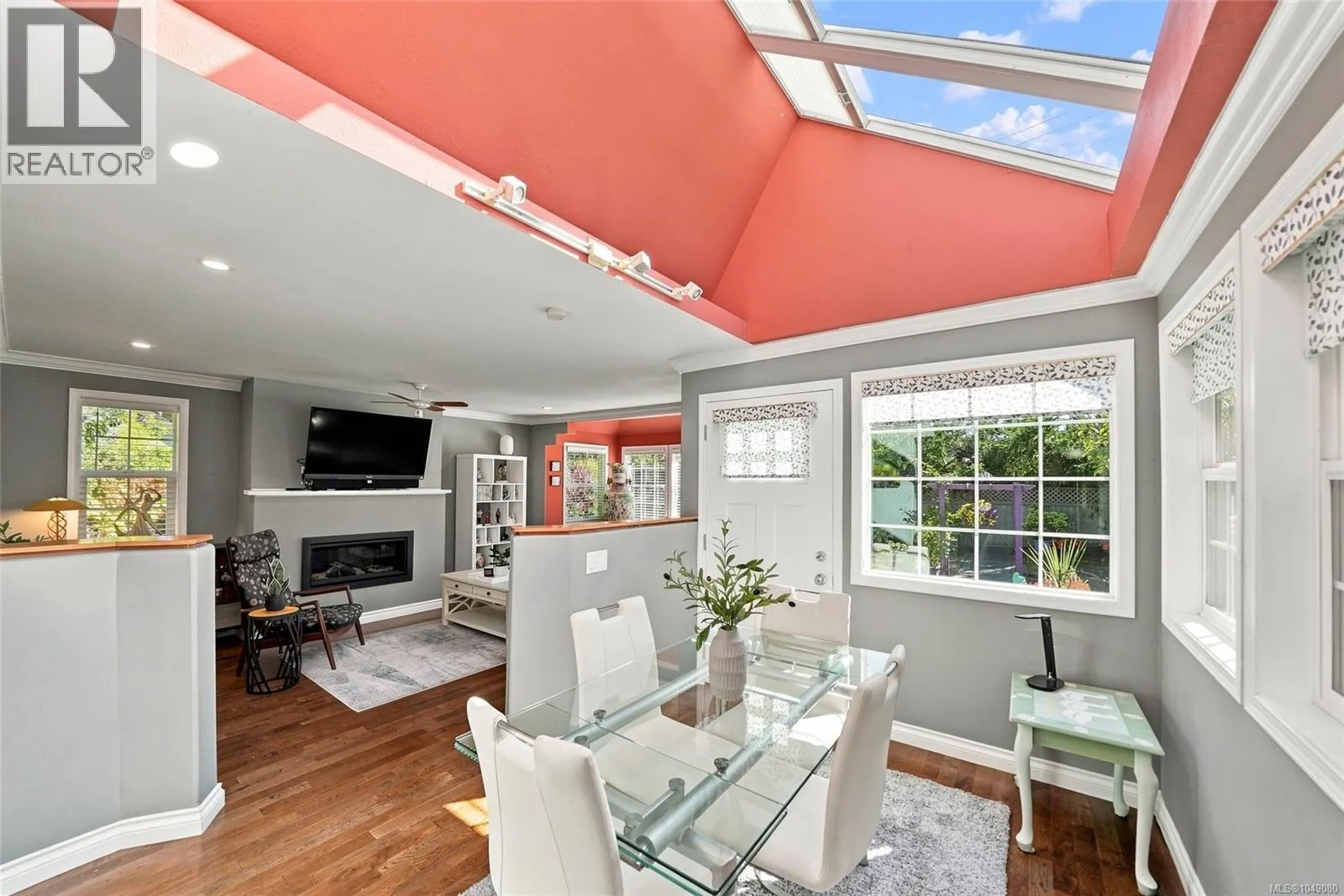 611 Pioneer Cres