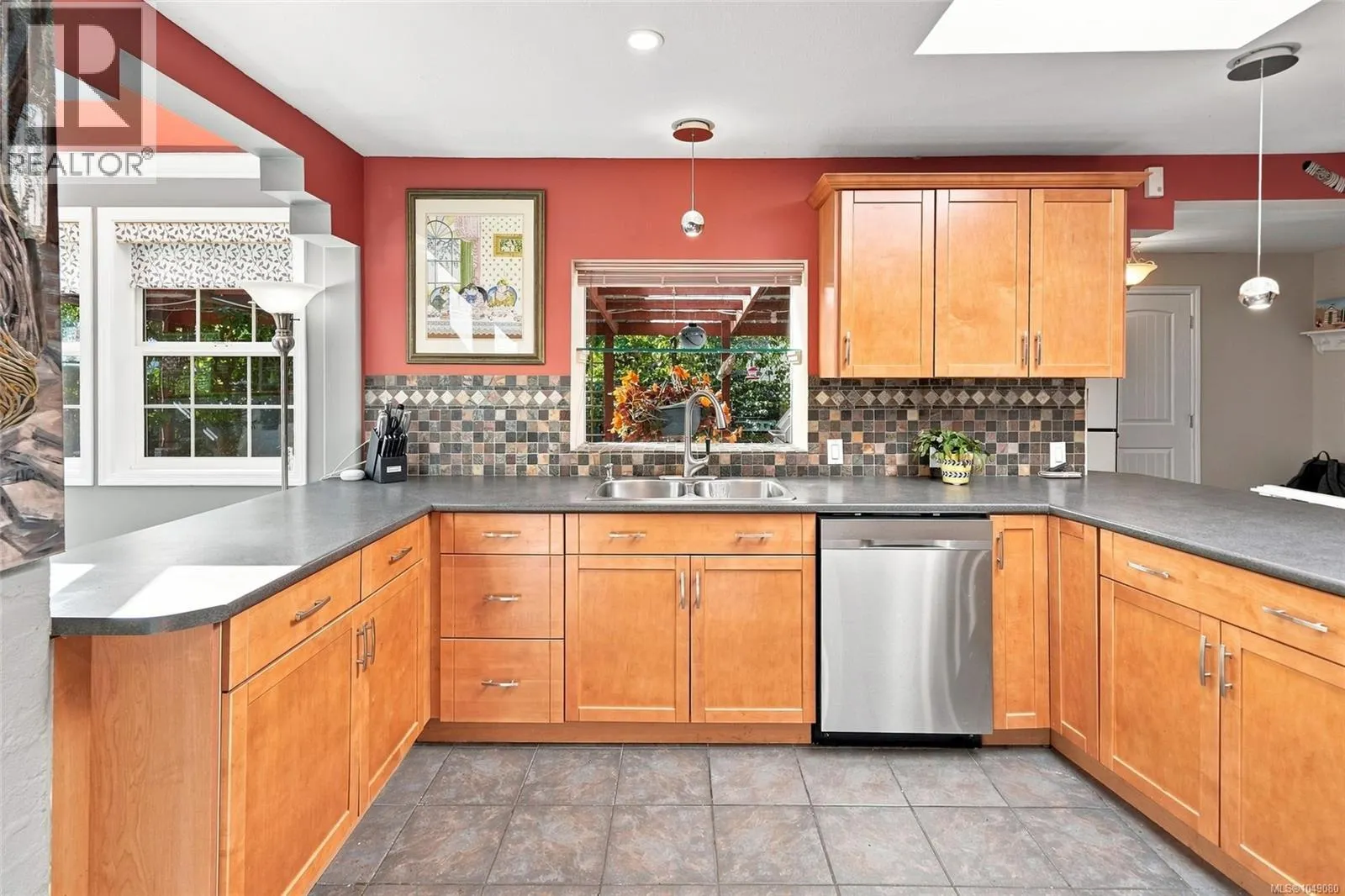611 Pioneer Cres