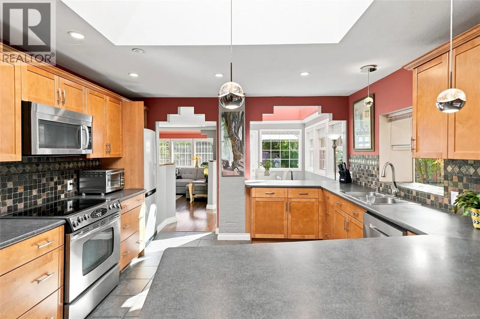 611 Pioneer Cres