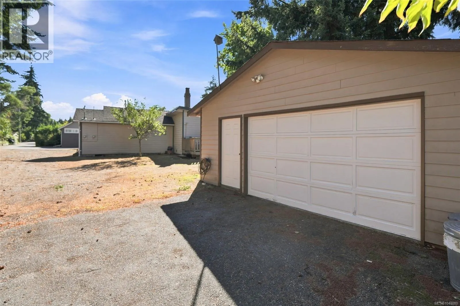 611 Pioneer Cres