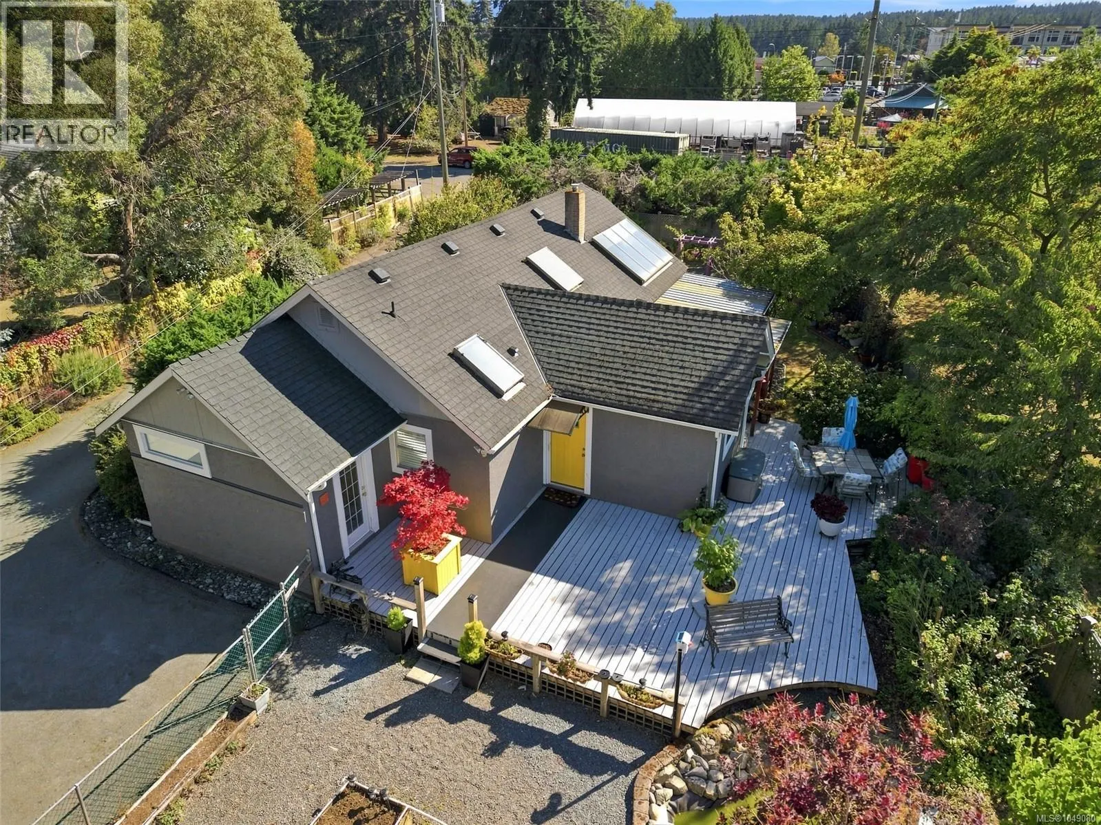 611 Pioneer Cres
