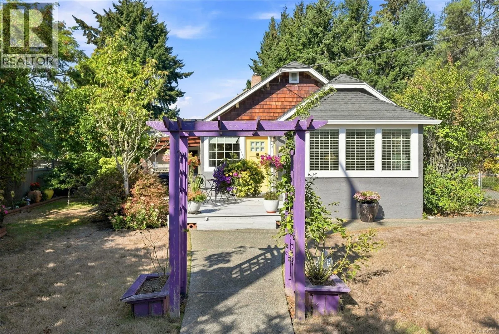 611 Pioneer Cres