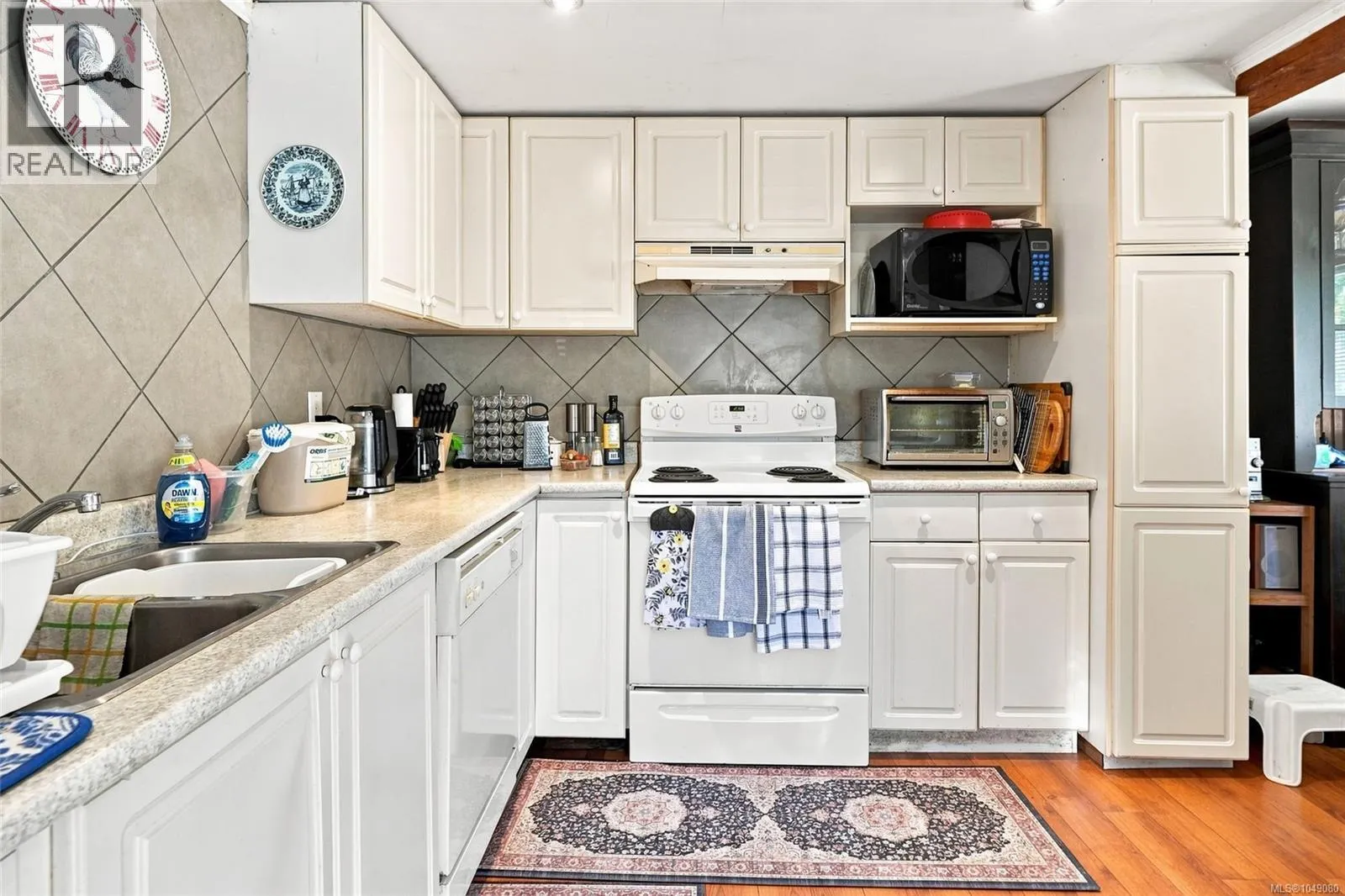 611 Pioneer Cres