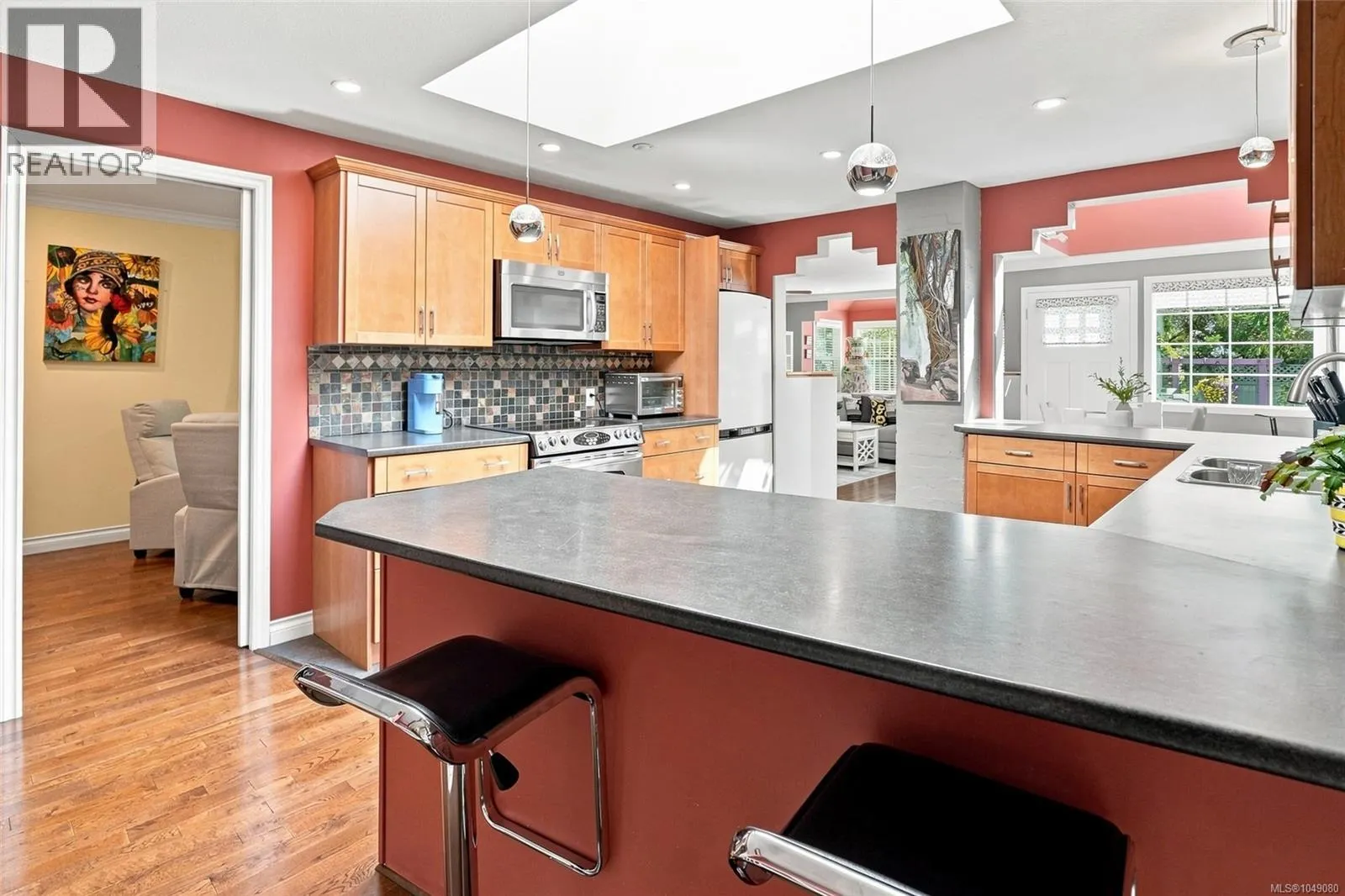 611 Pioneer Cres