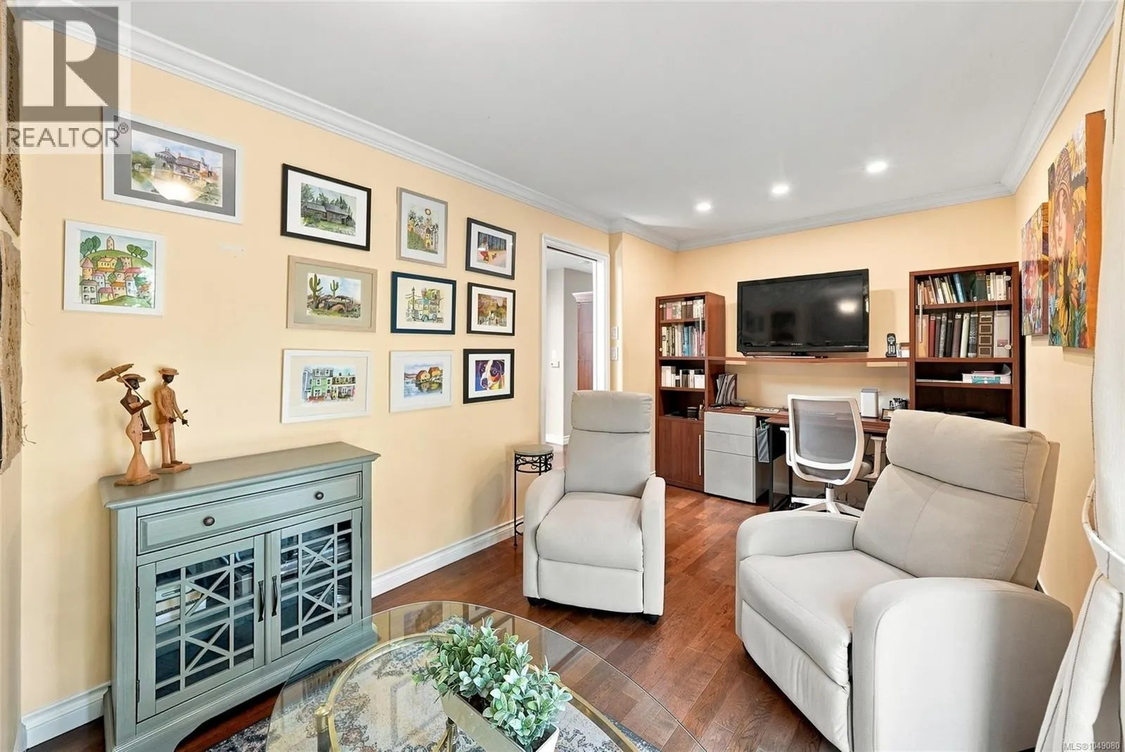 611 Pioneer Cres