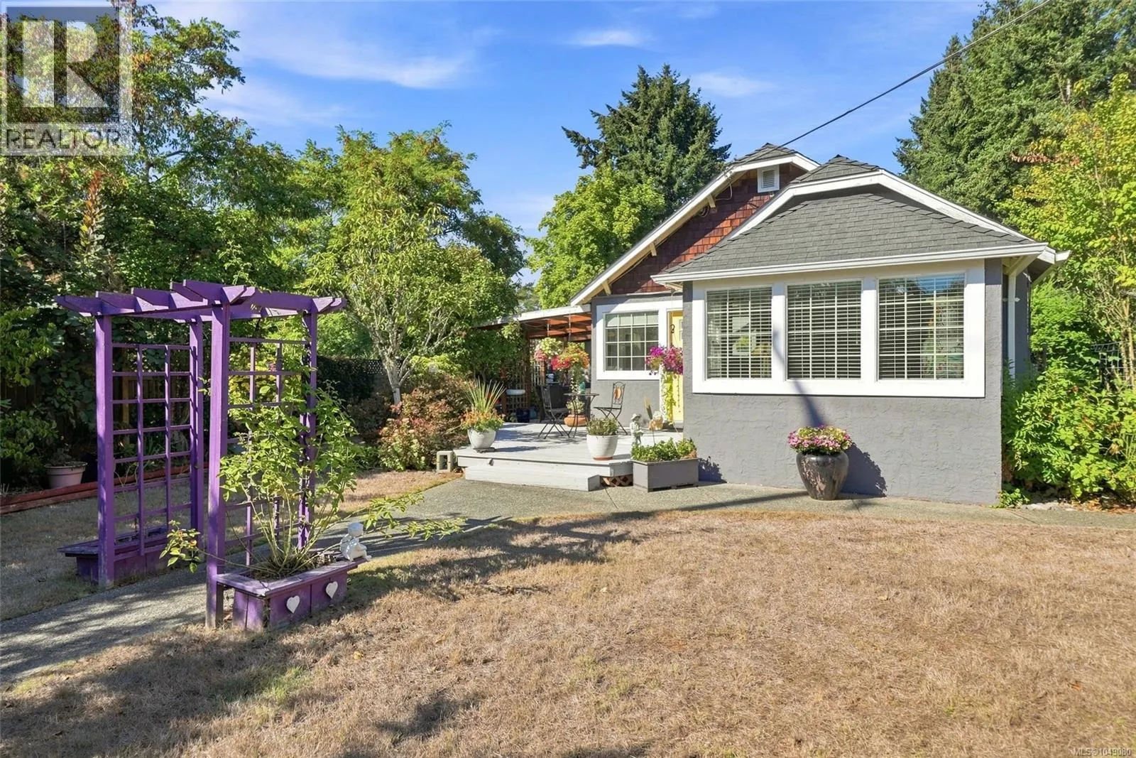 611 Pioneer Cres