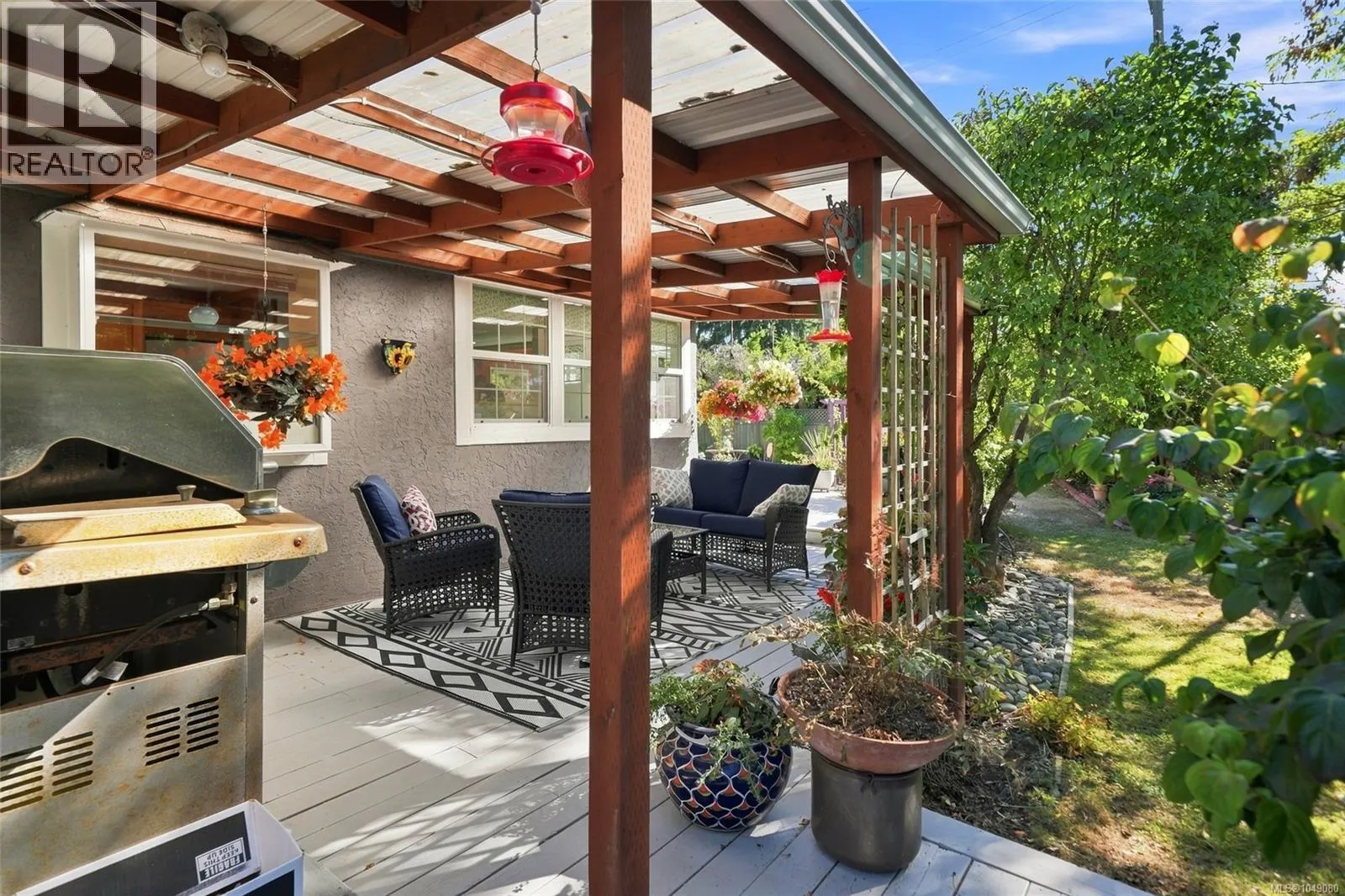 611 Pioneer Cres