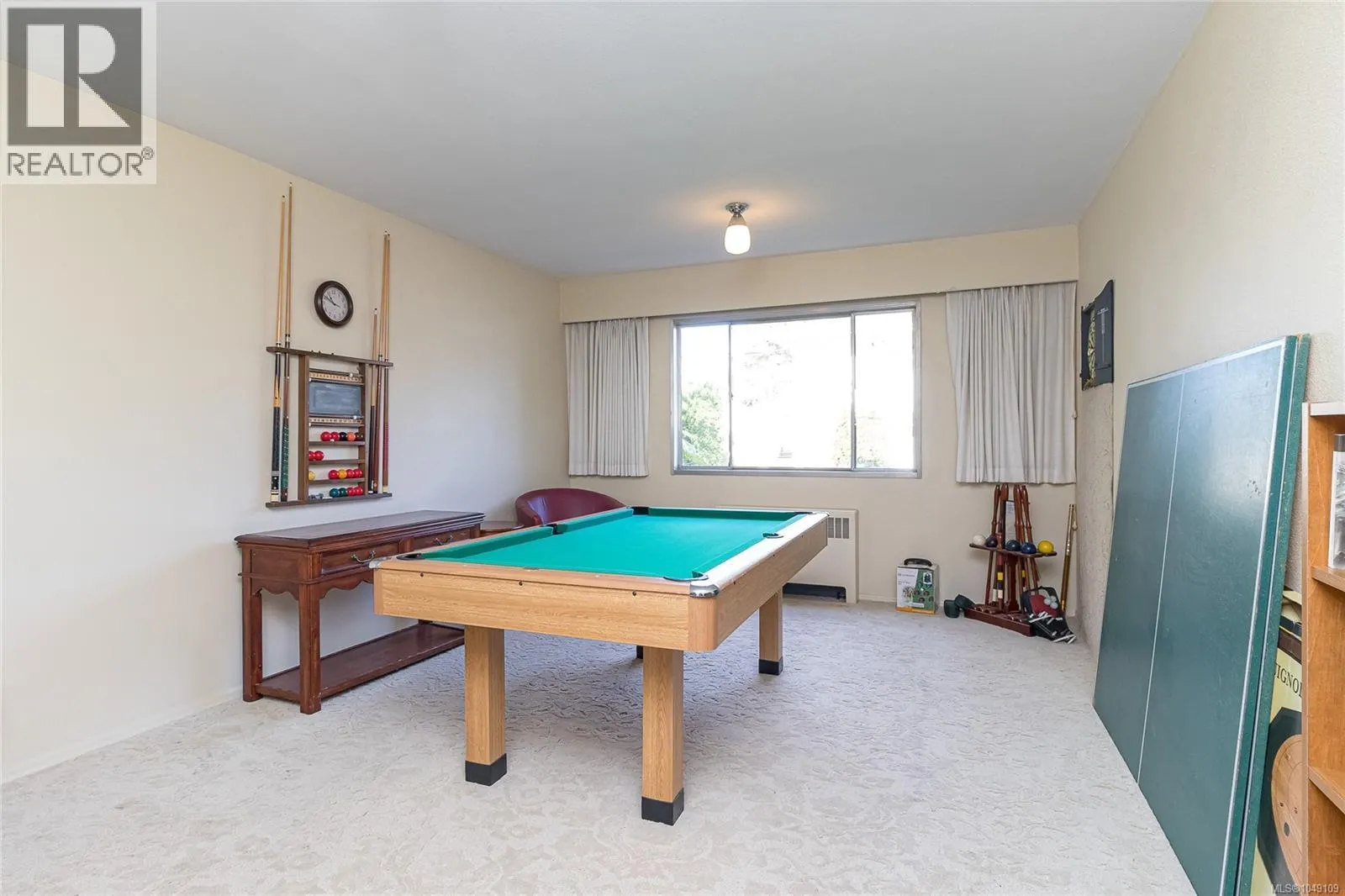 102 1318 Beach Dr