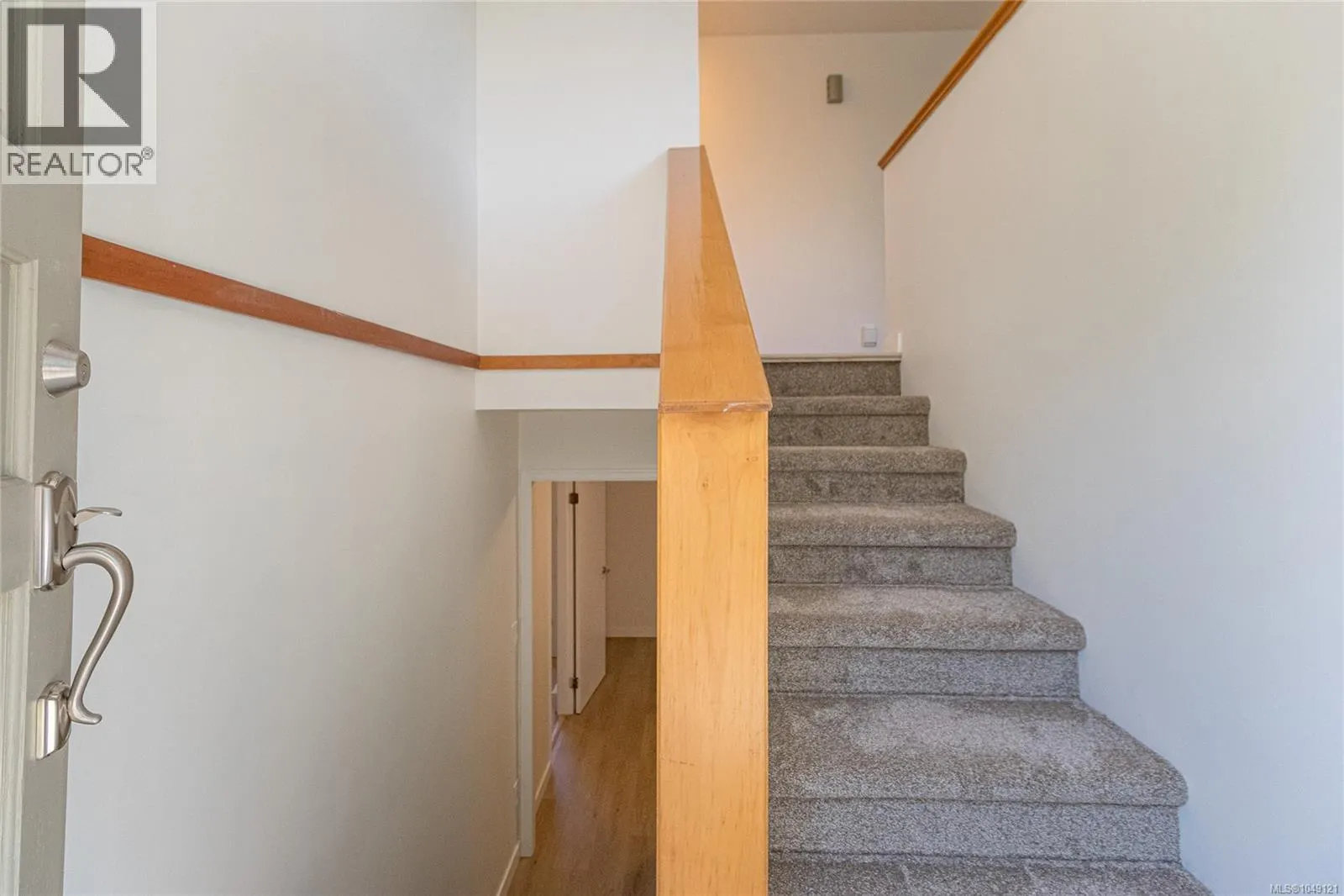 1389 Hastings St