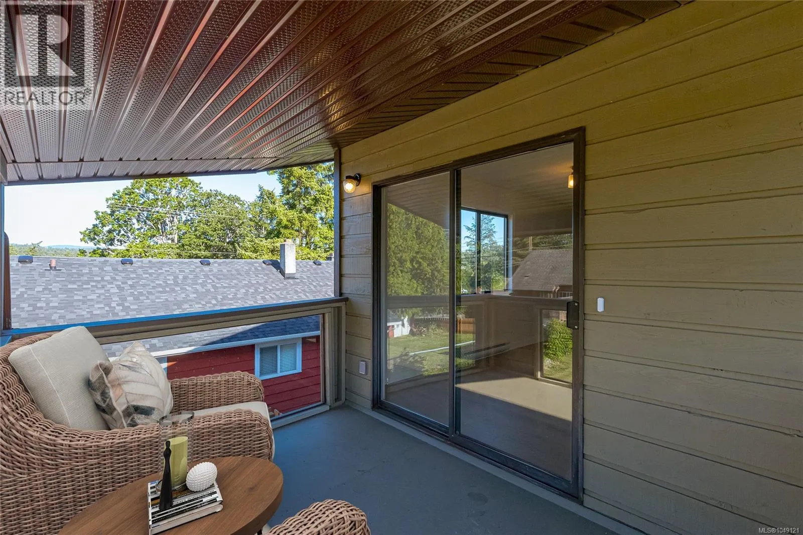 1389 Hastings St