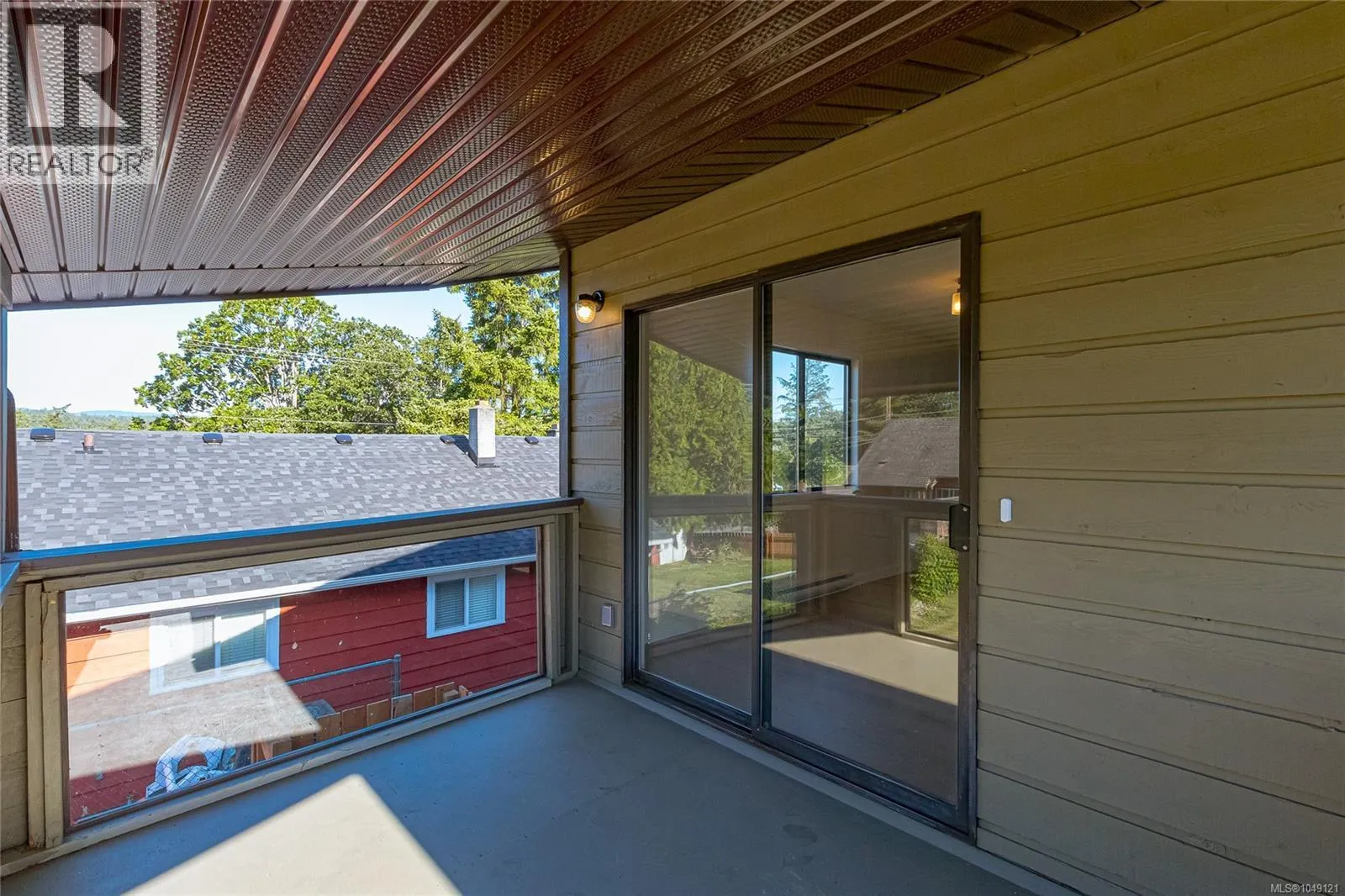 1389 Hastings St