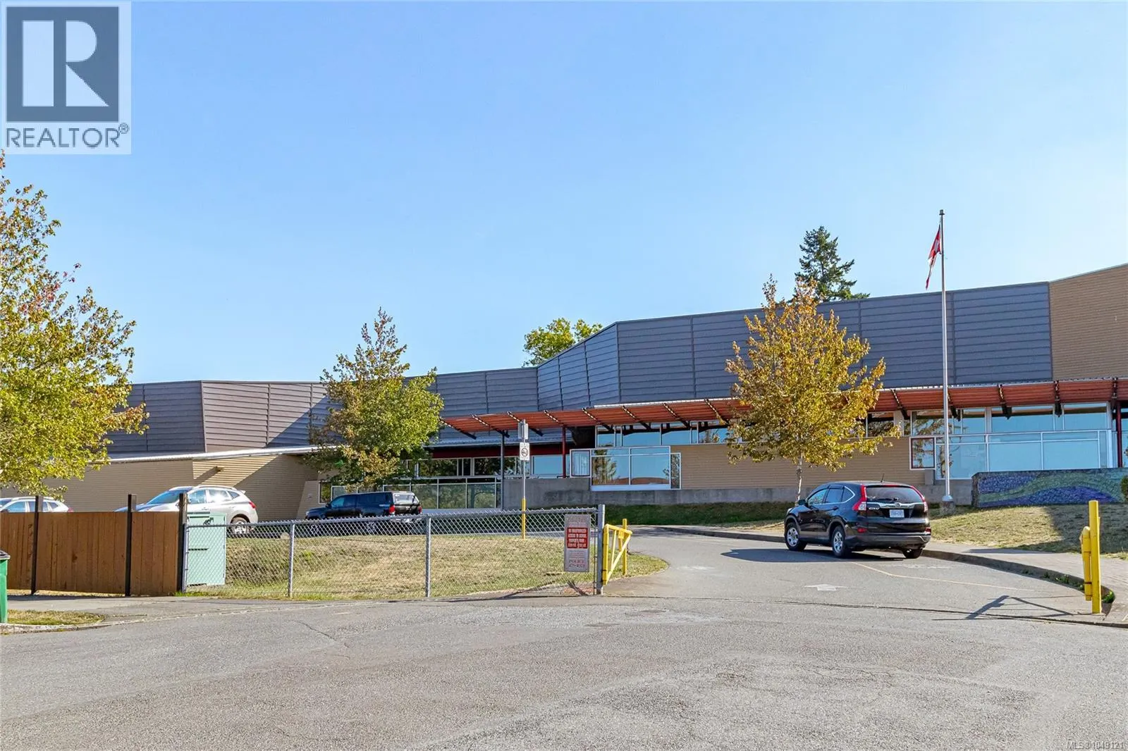 1389 Hastings St