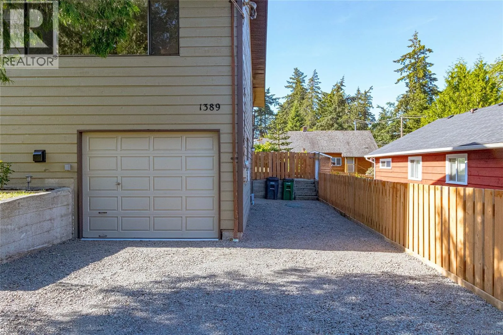 1389 Hastings St