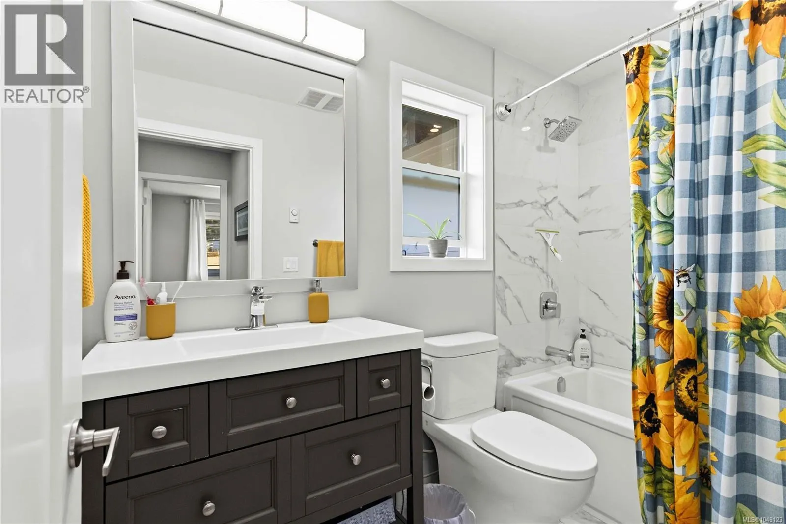 7081 East Saanich Rd