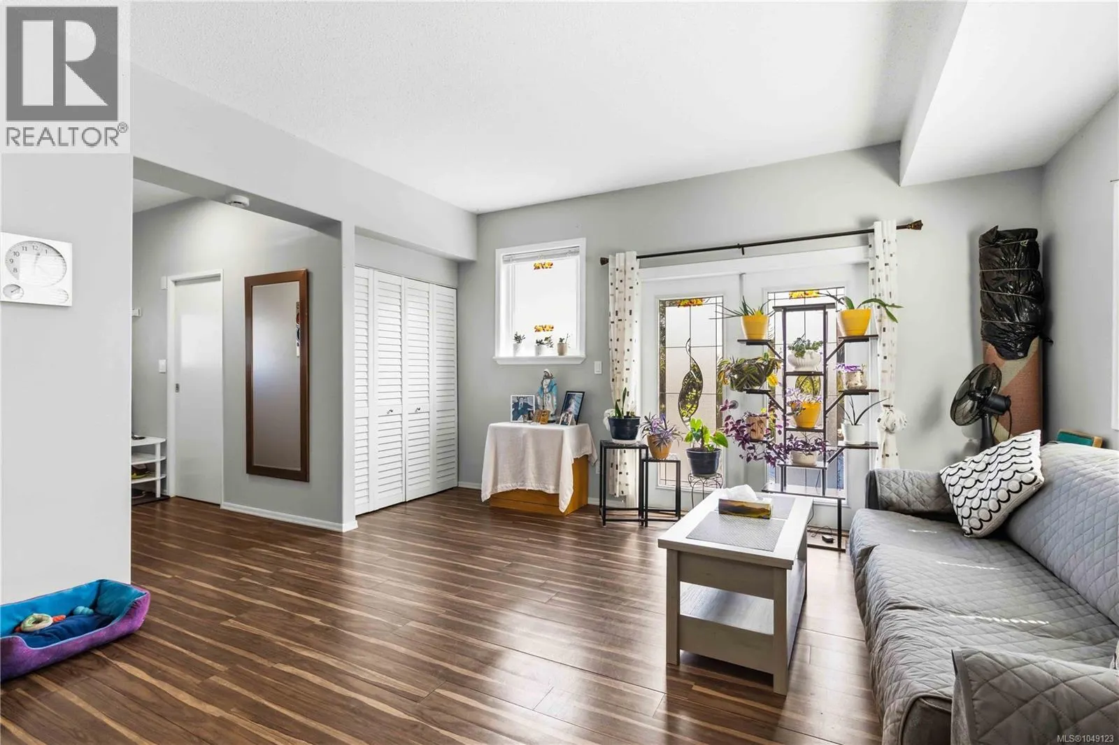 7081 East Saanich Rd