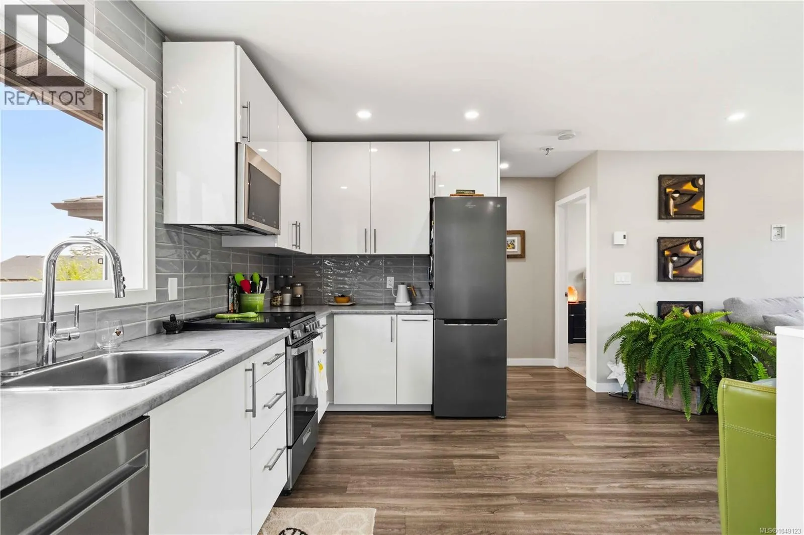 7081 East Saanich Rd