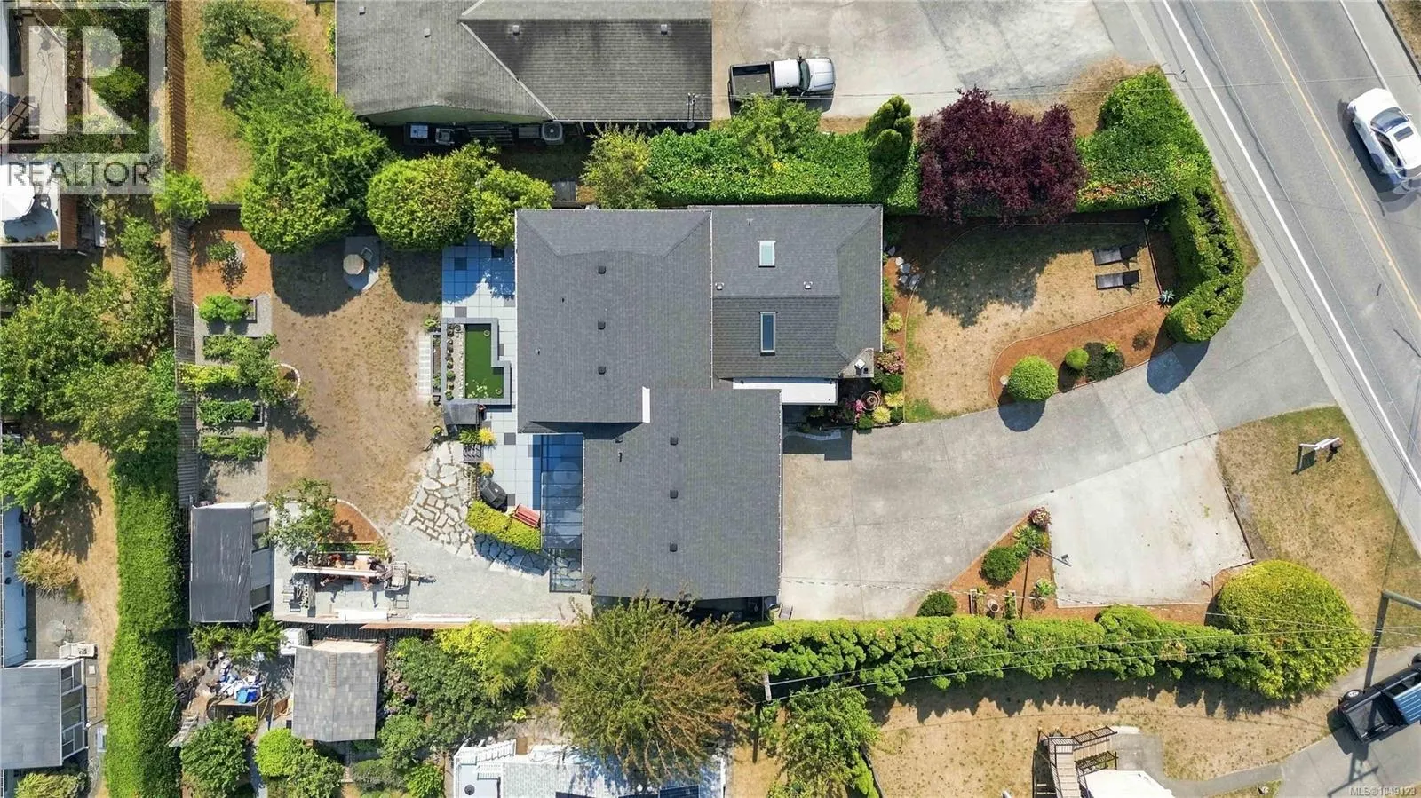 7081 East Saanich Rd