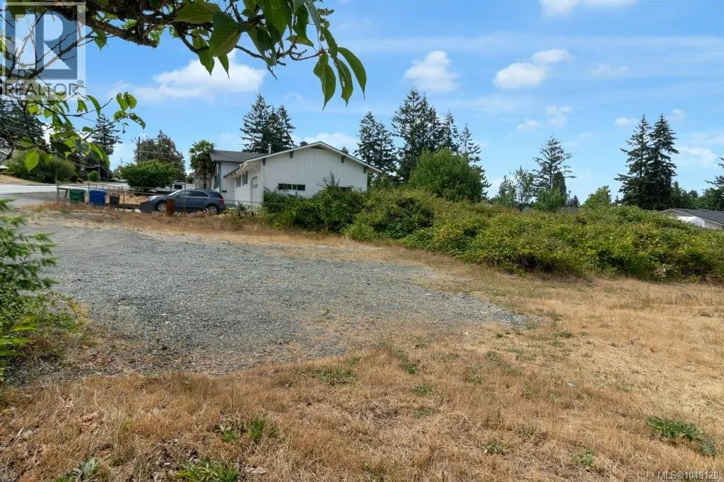 1746 & 1756 Meredith Rd