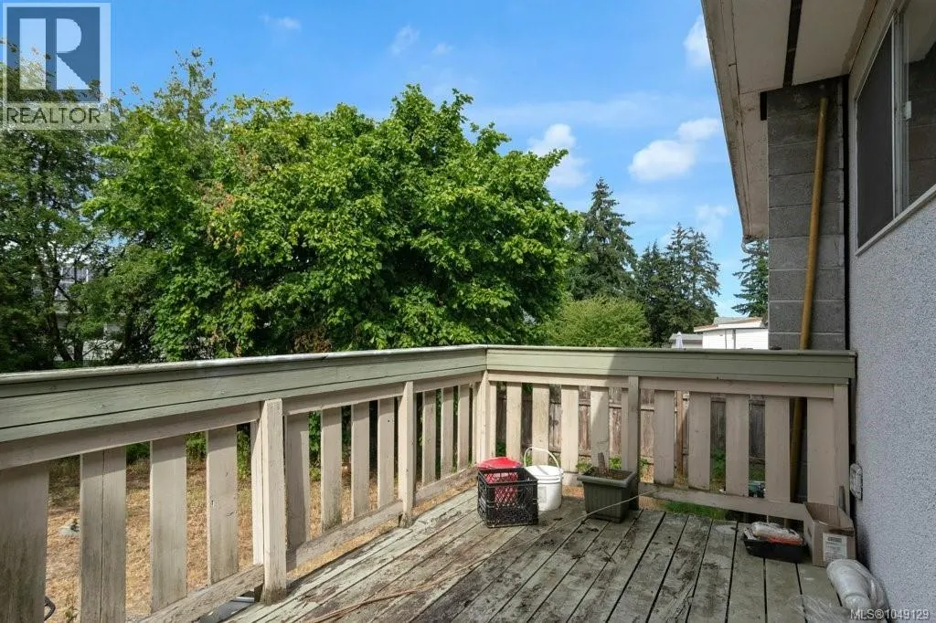 1746 & 1756 Meredith Rd