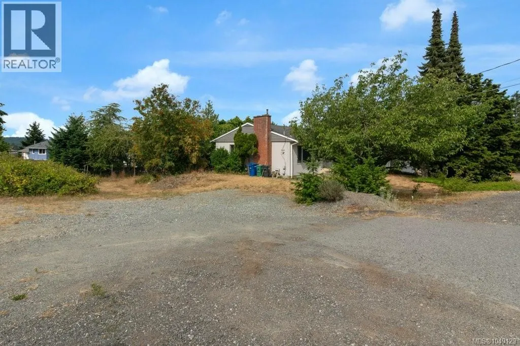 1746 & 1756 Meredith Rd