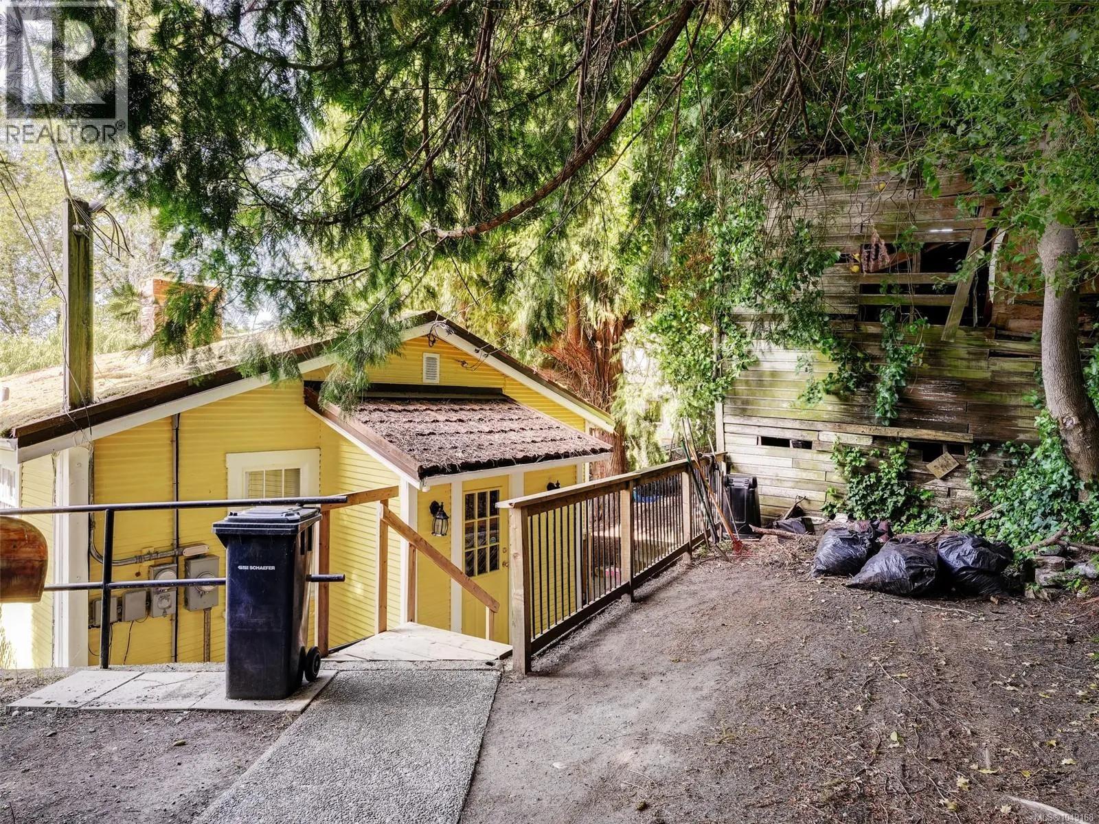 1167 Goldstream Ave