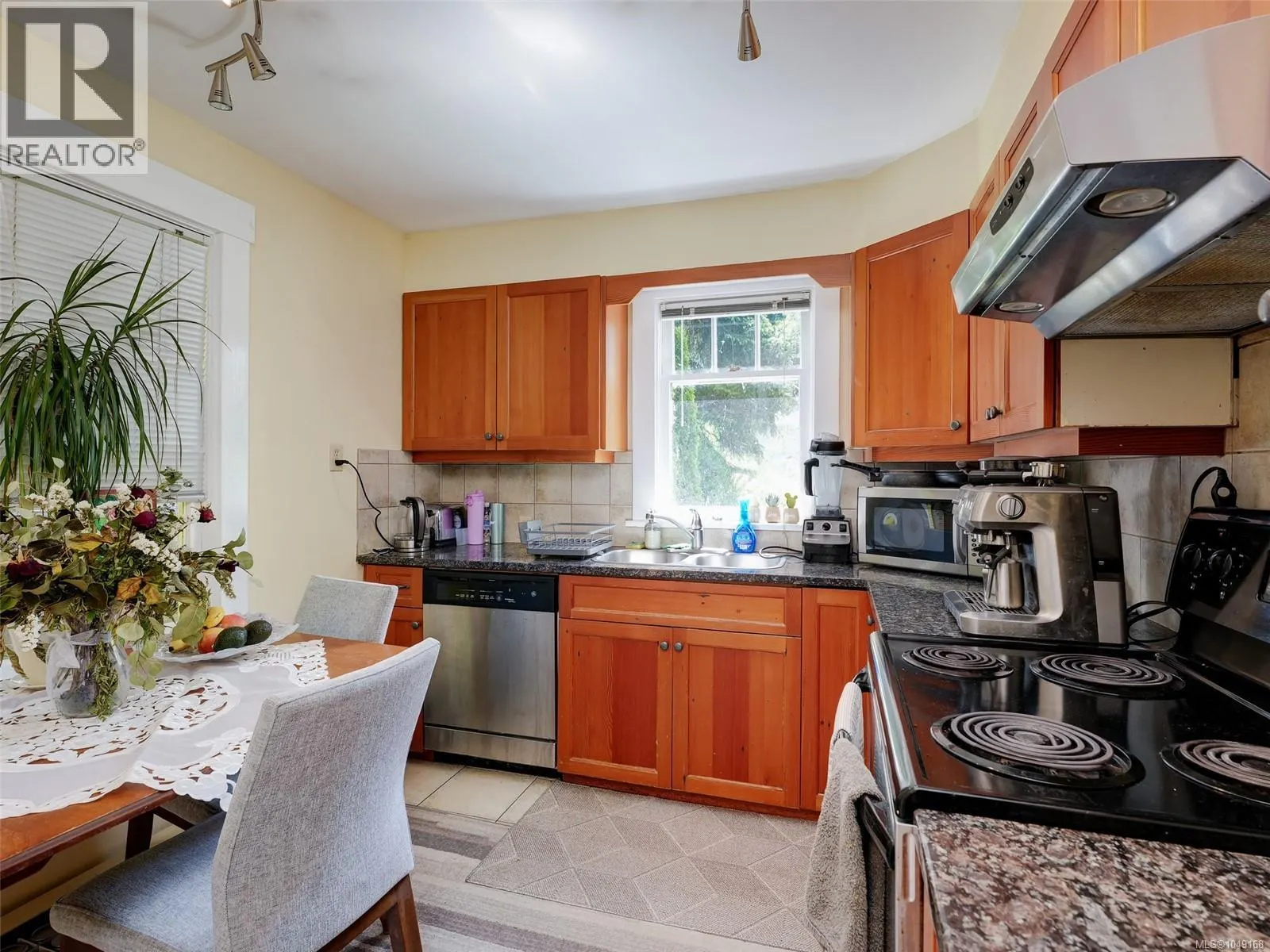 1167 Goldstream Ave