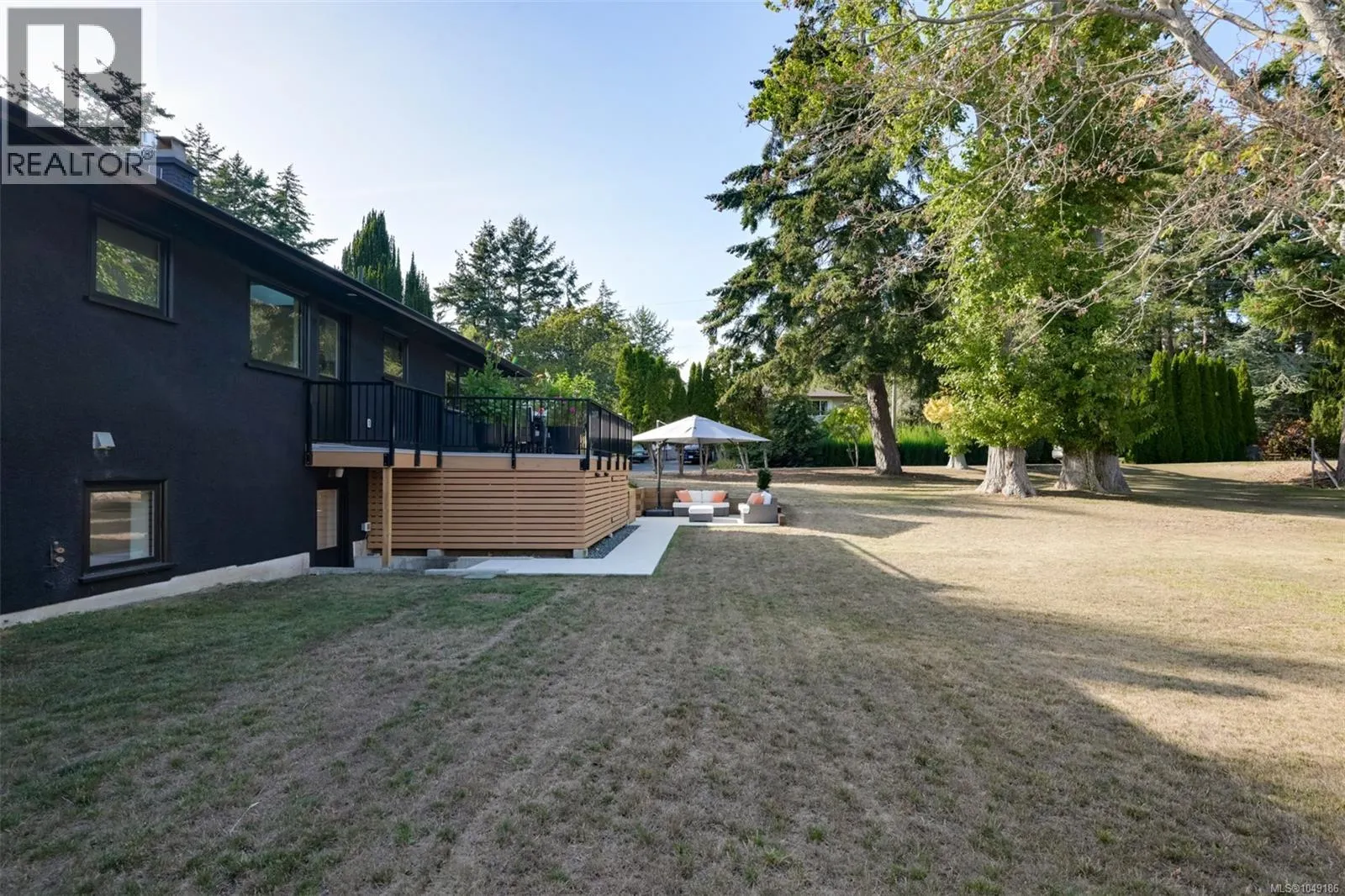 2860 Tudor Ave