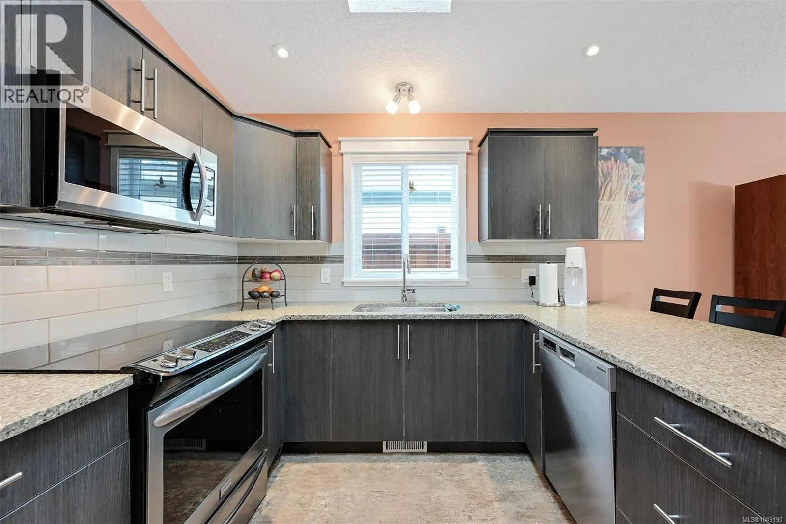 52 7586 Tetayut Rd