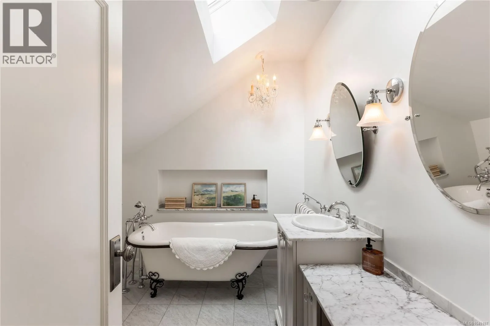 1387 St. David St