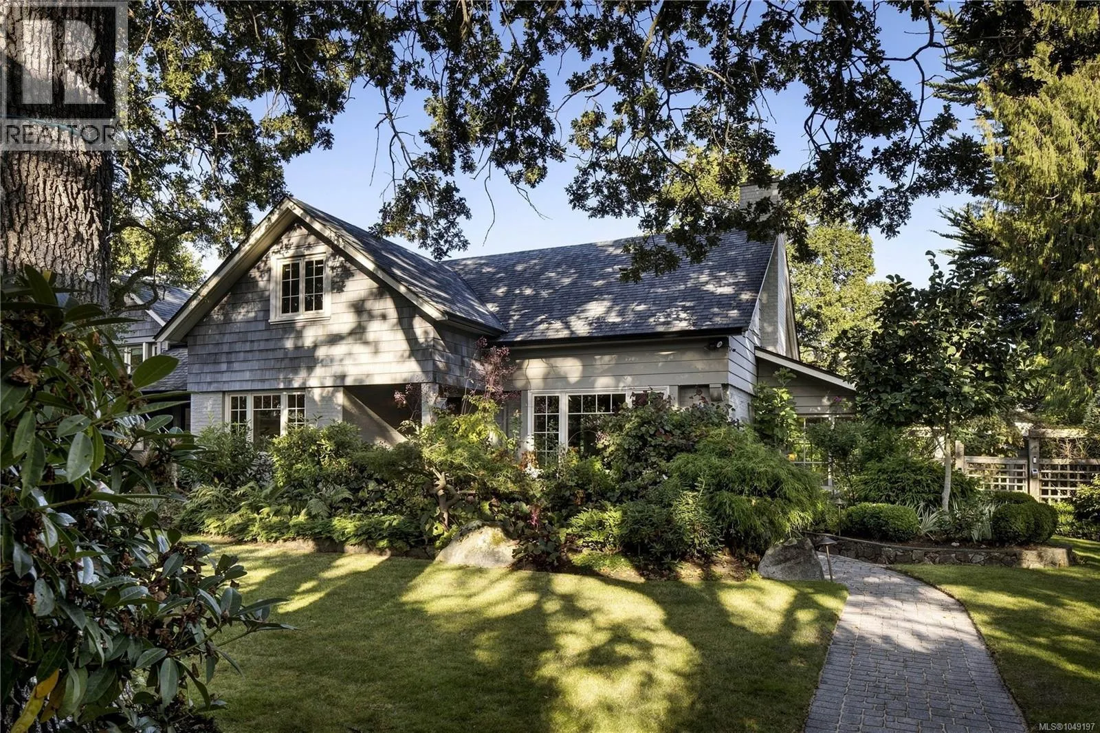 1387 St. David St