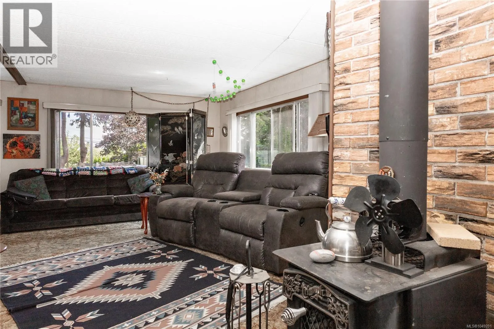 64 Seabreeze Dr