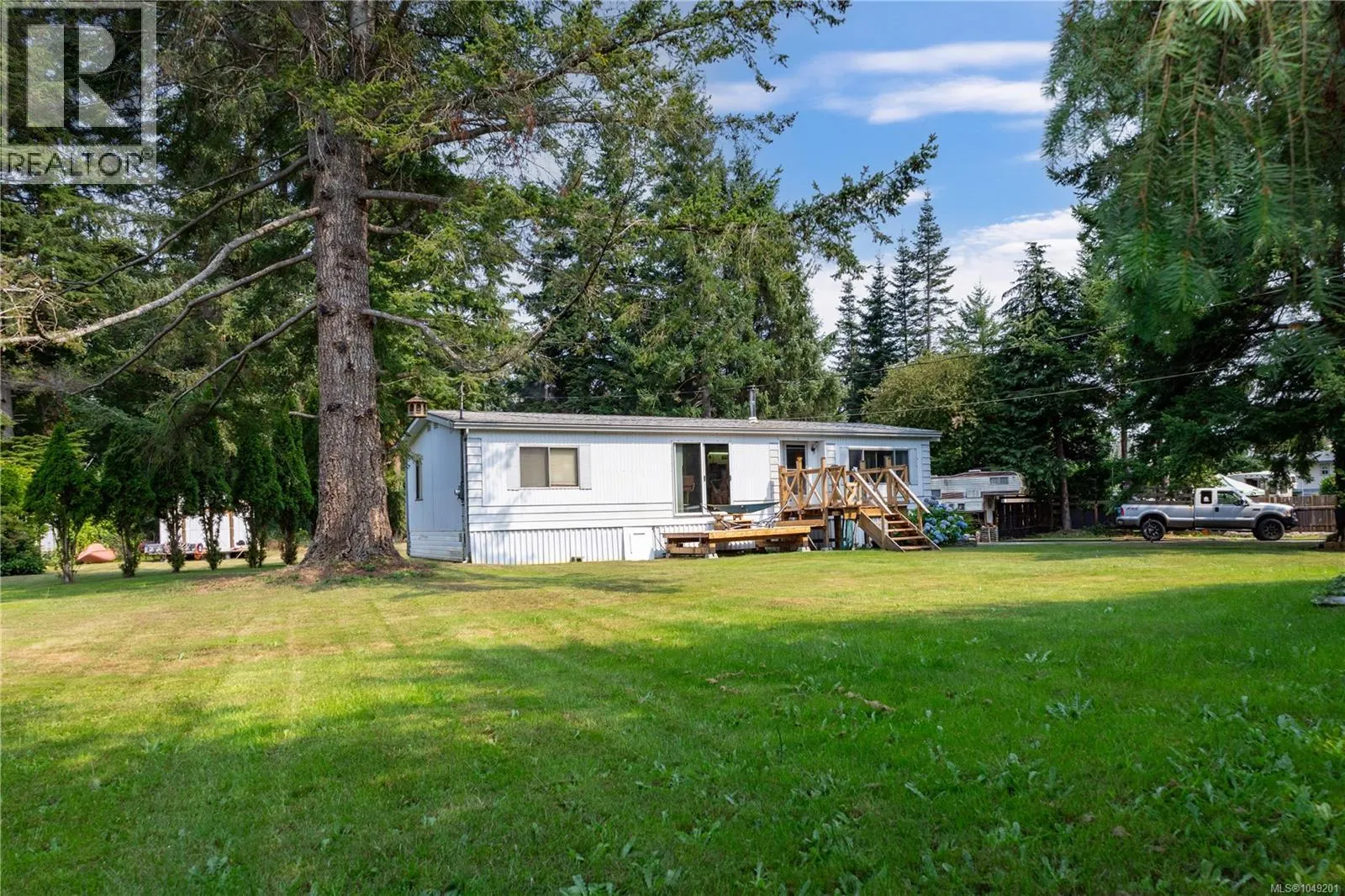 64 Seabreeze Dr