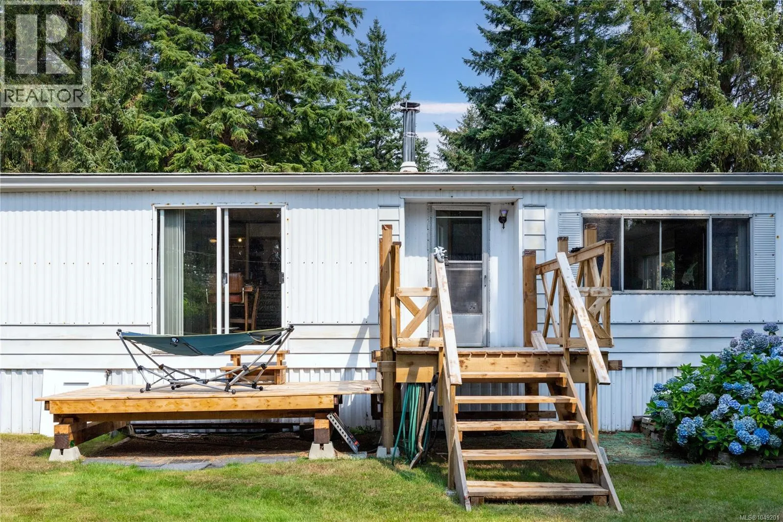 64 Seabreeze Dr