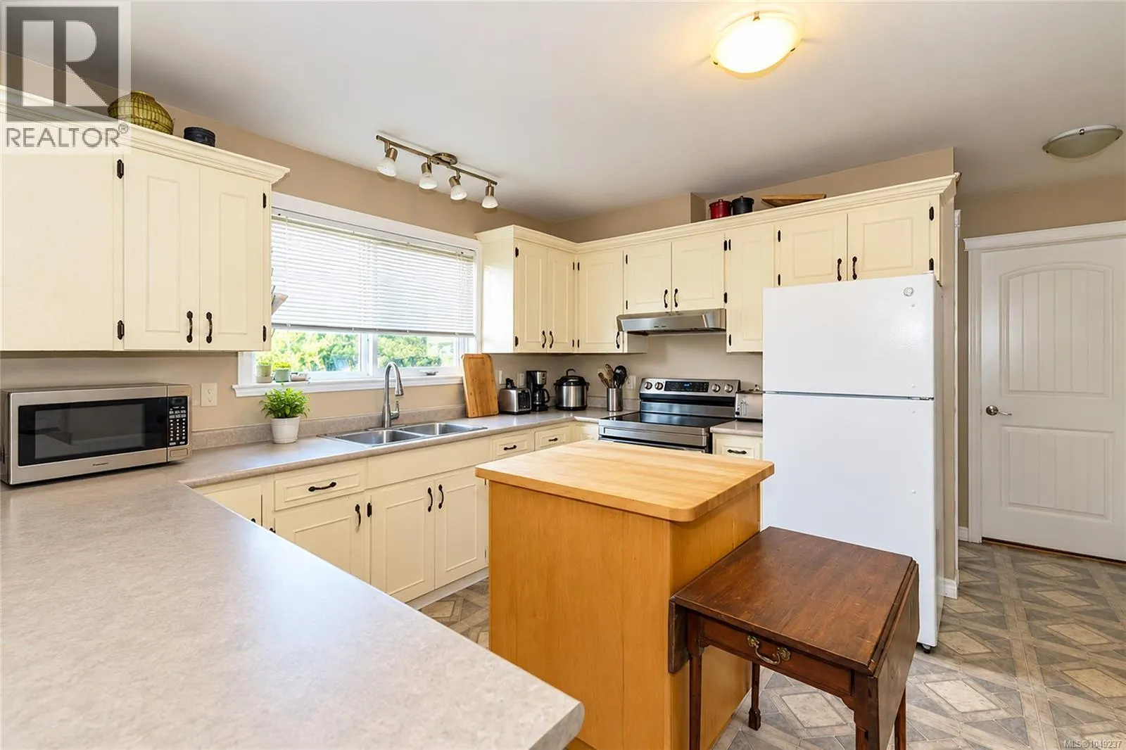 3341 Boyles Rd