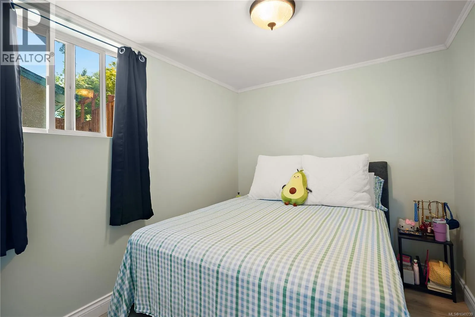 6864 East Saanich Rd