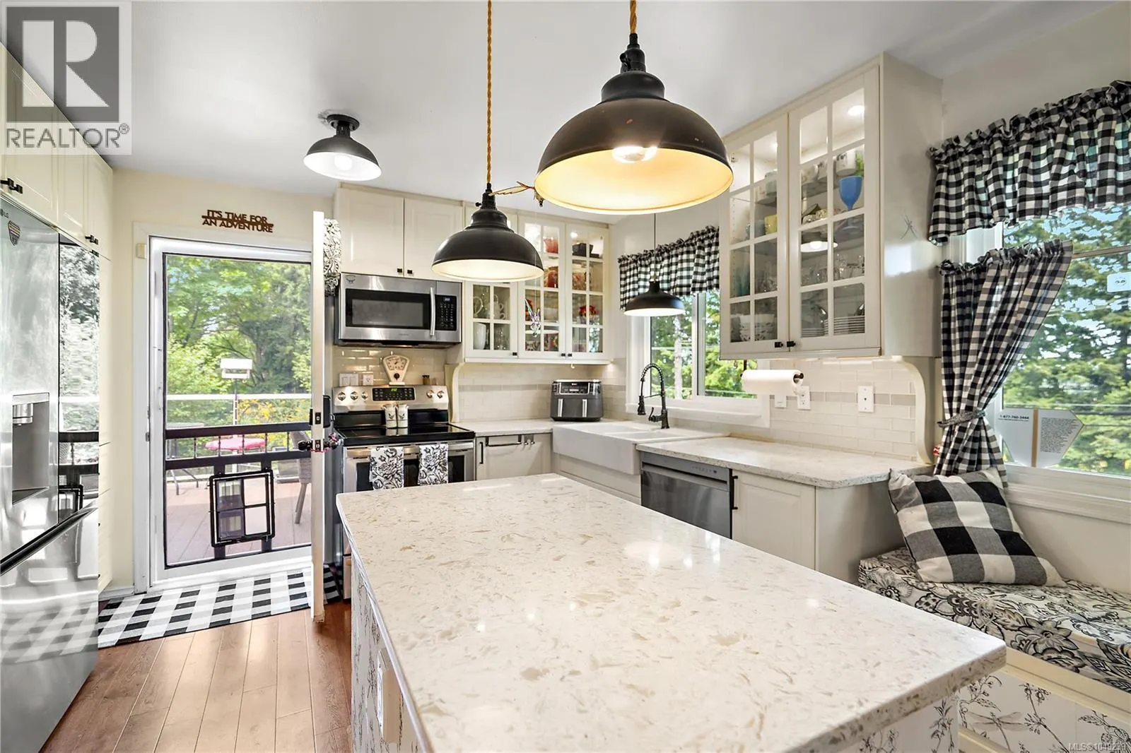 6864 East Saanich Rd