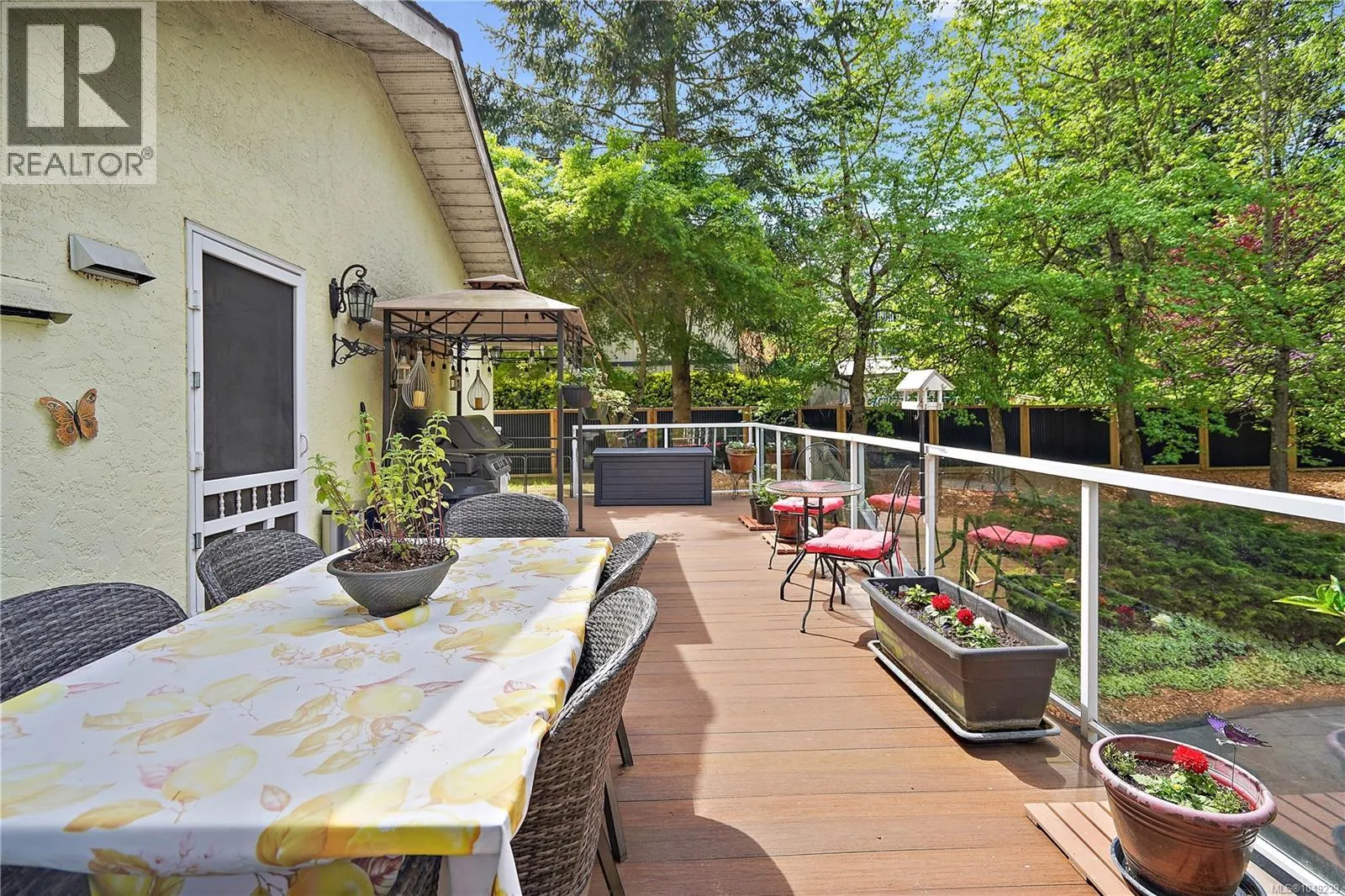 6864 East Saanich Rd
