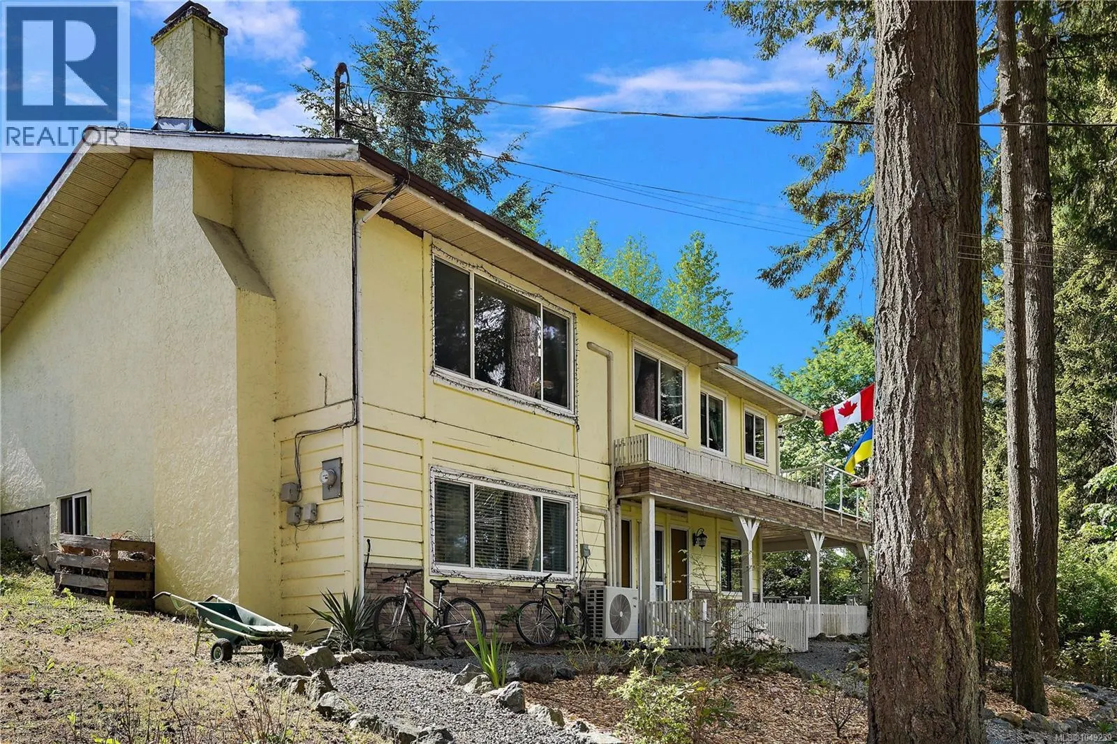 6864 East Saanich Rd