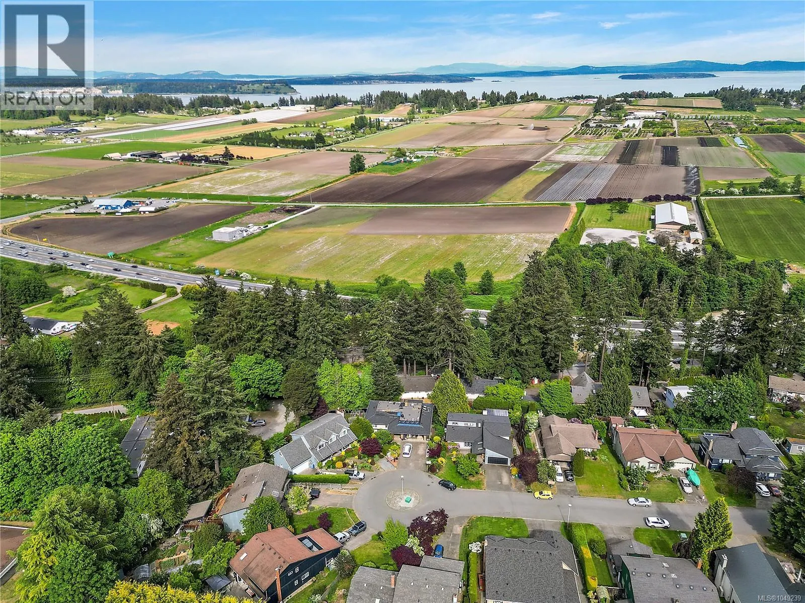 6864 East Saanich Rd