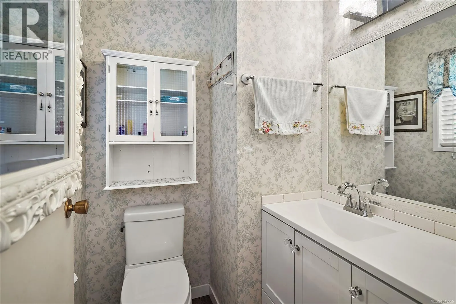 6864 East Saanich Rd