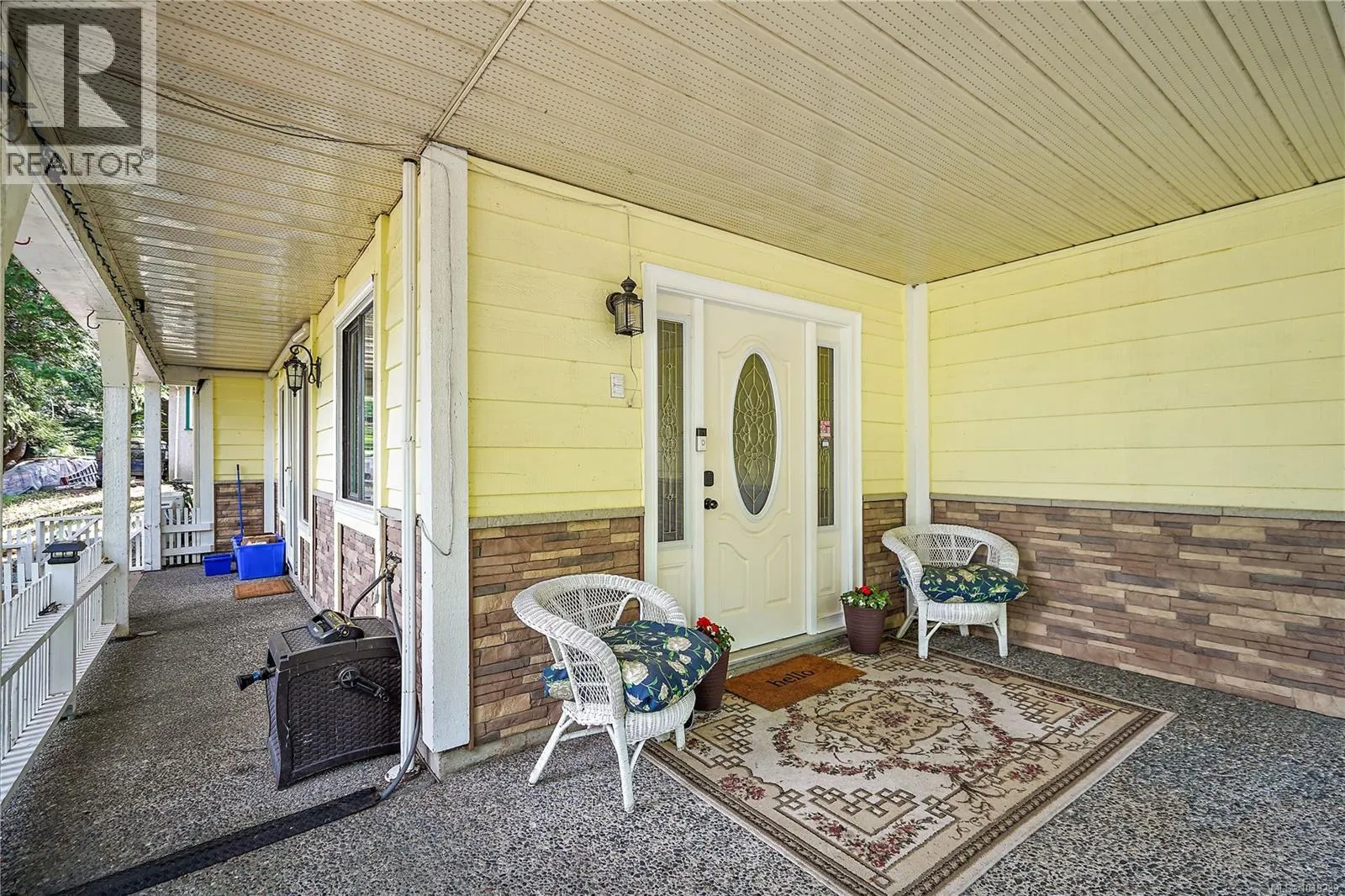 6864 East Saanich Rd