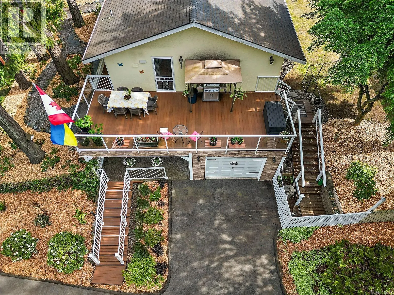 6864 East Saanich Rd