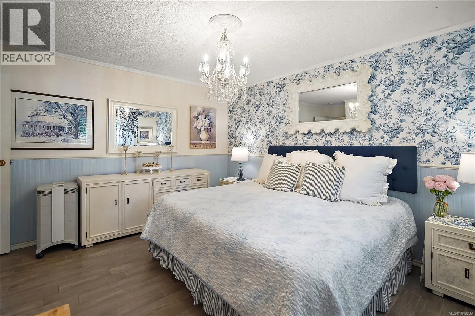 6864 East Saanich Rd