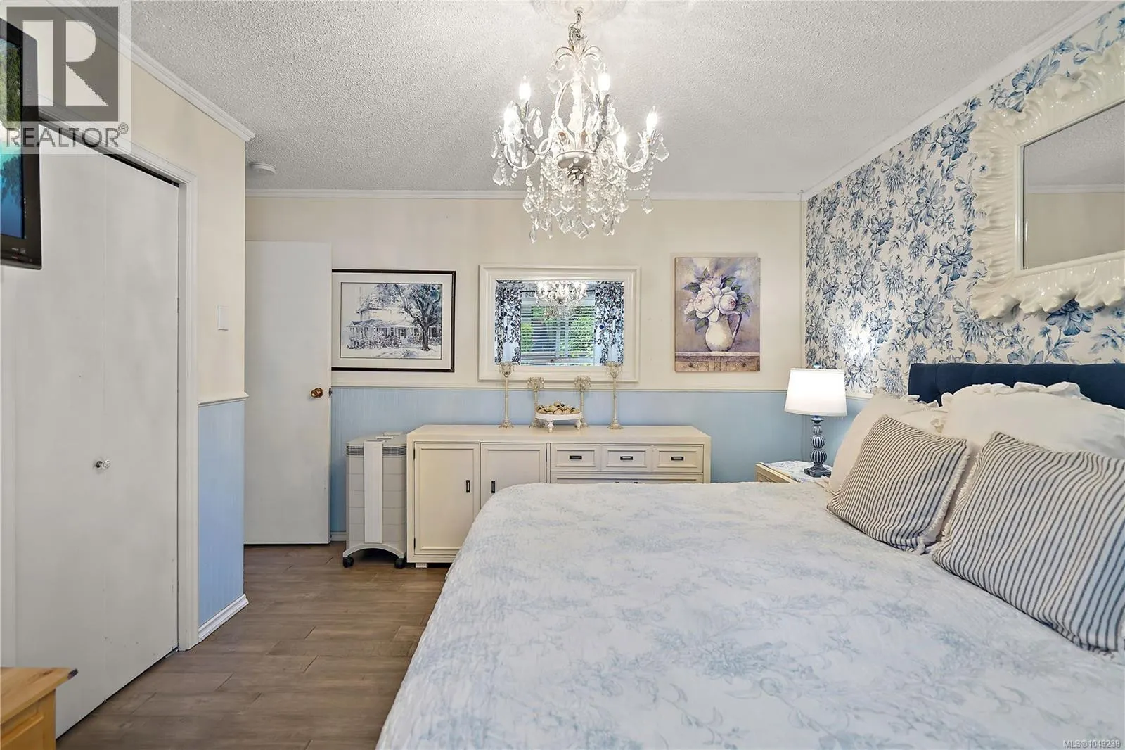 6864 East Saanich Rd