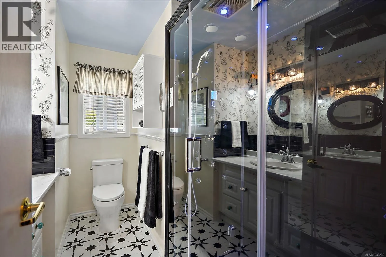 6864 East Saanich Rd