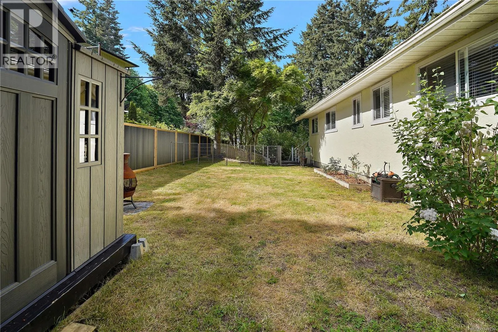 6864 East Saanich Rd