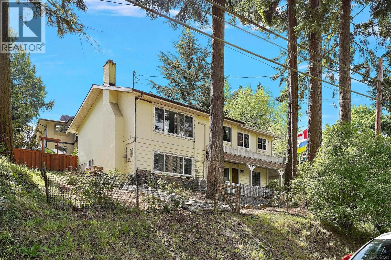 6864 East Saanich Rd